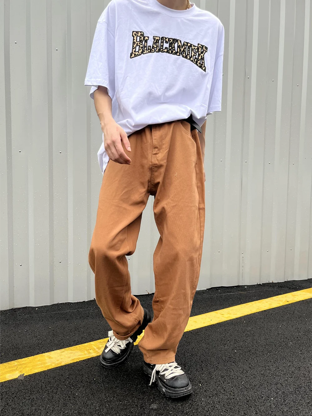 High Street Retro Coffee Color Pants Old School. Classic style for everyday wear. Experience comfort and a timeless vint — photo 4