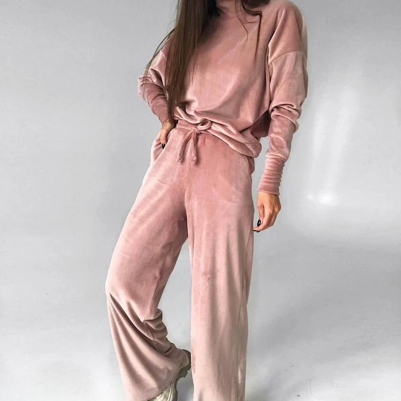 Conjunto de top de manga longa com gola alta de veludo Silver Fox e calças com cordão. Conforto e elegância garantidos. — foto 3