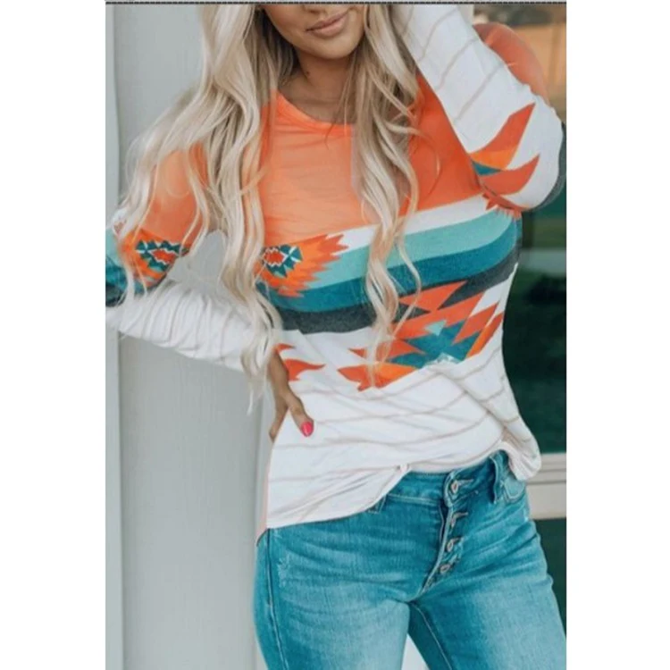 T-shirt da donna a manica lunga in maglia, collo rotondo e stampa. Comfort e stile per un look casual e moderno, perfetto per ogni occasione. — foto 12