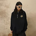 Gewassen en versleten design vrijetijd hoodie, veelzijdig combineerbaar, ideaal voor ontspanning. Comfortabele capuchontrui voor elke gelegenheid. — foto 1