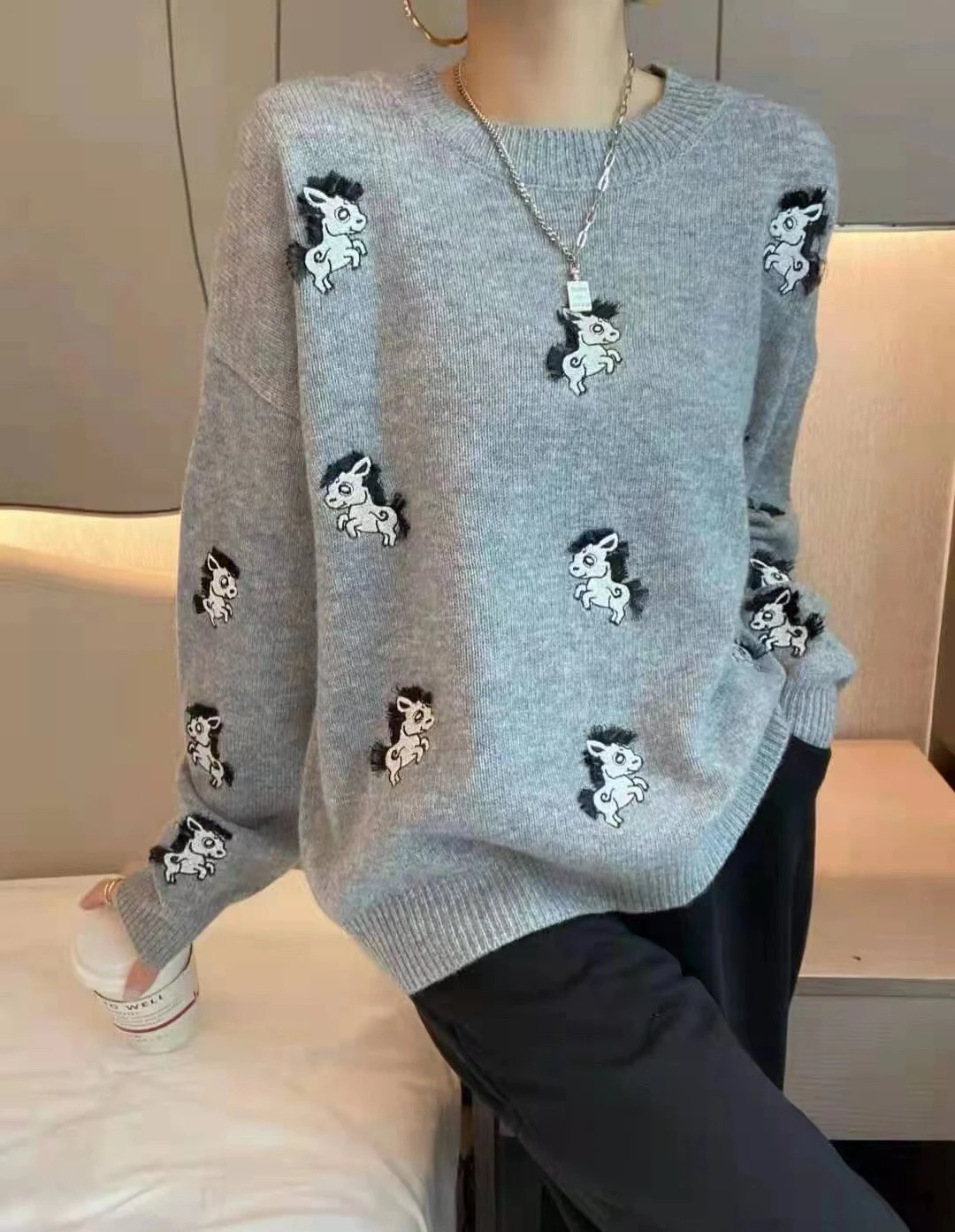 Title 5, Modischer Damen-Pullover mit einfacher Pferdest...