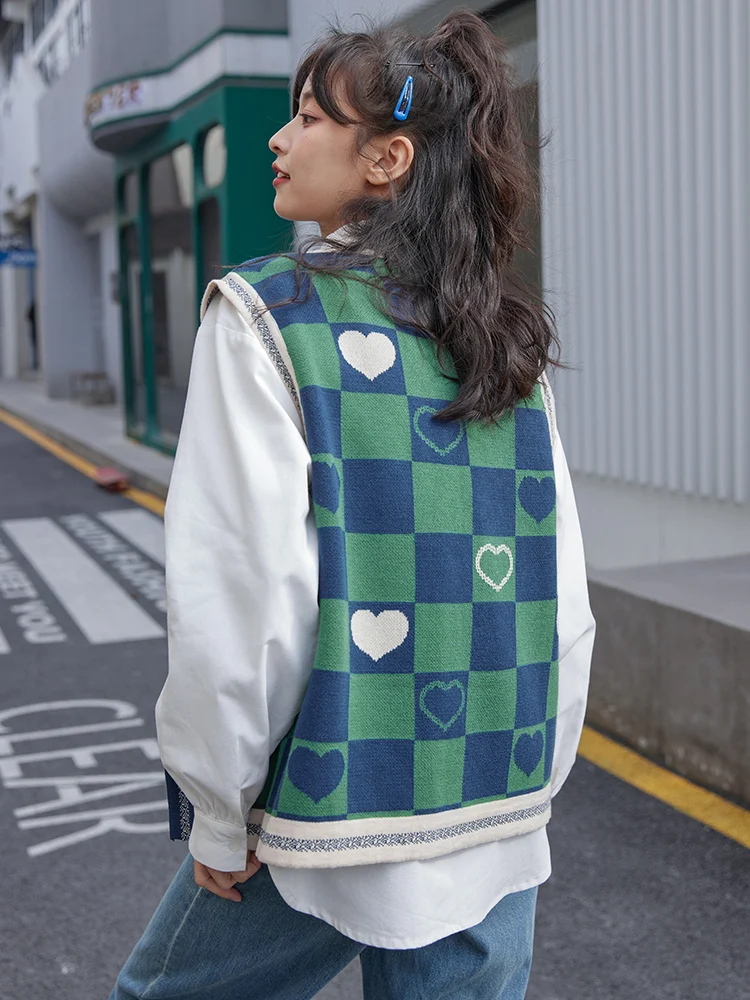 Women's Checkerboard Retro V Neck Sweater Vest, perfect for layering and adding a vintage-inspired style to your everyda — photo 2