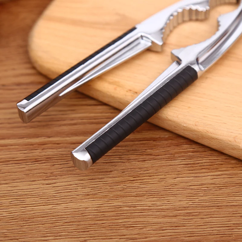 Multifunctional Walnut Cracker Nut Clip Funnel Pliers, Easy Nut Cracking, Durable and Efficient Tool, Perfect for Walnut — photo 3