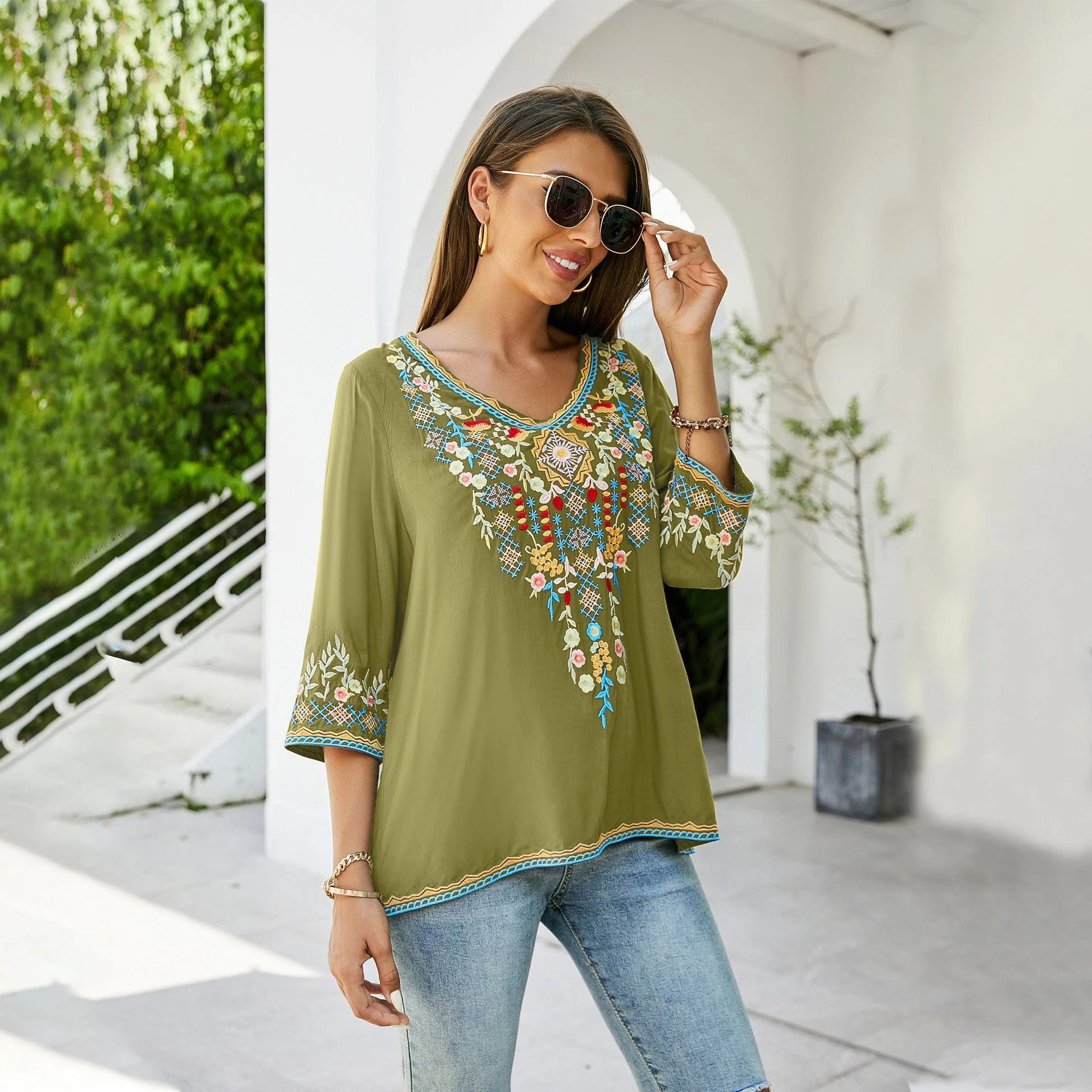 Title 4, Womens Fashion Embroidery Loose And Slim Shirt