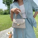All-match diamond chain crossbody bag, effortlessly stylish for any outfit. A versatile and elegant accessory to carry y — photo 2