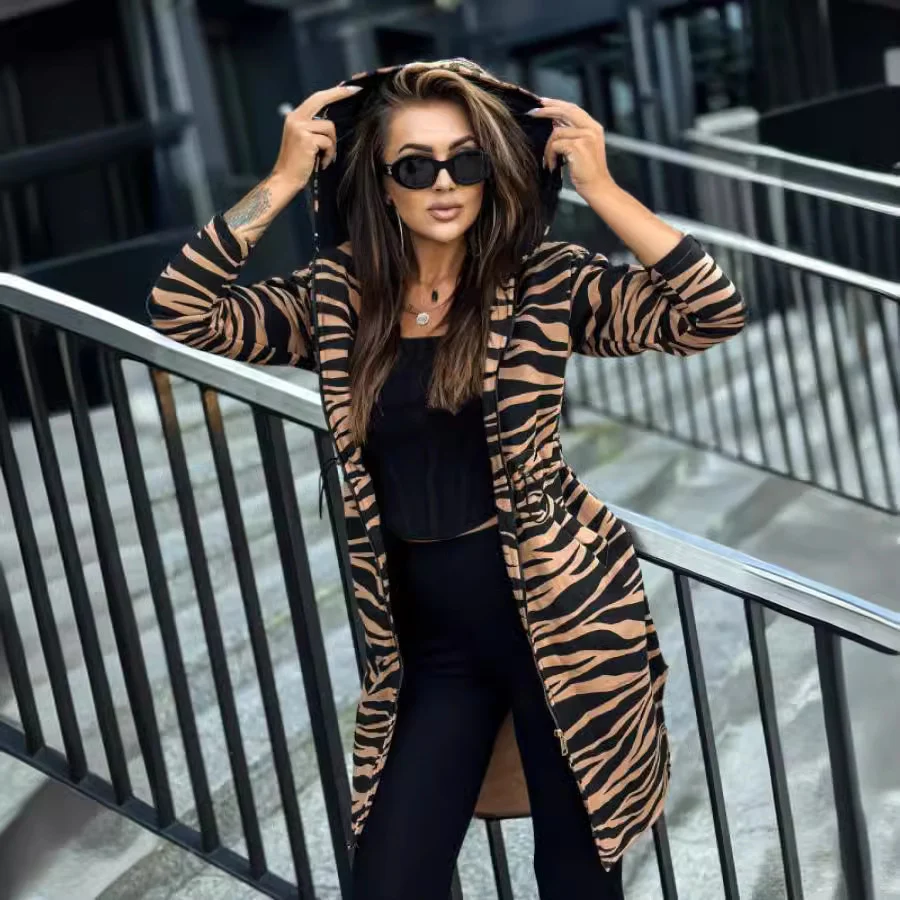 Trench Coat Feminino com Capuz e Mangas Longas Estampa Floral Perfeito para um Visual Sofisticado e Confortável em Qualquer Ocasião — foto 7