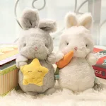Coelhinho de pelúcia fofo e macio para bebês, brinquedo para acalmar e abraçar, com design de estrela e cenoura, perfeito para conforto. — foto 5