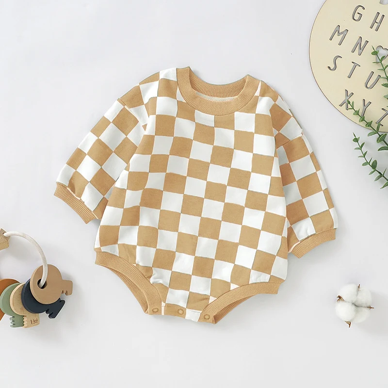 Tutina scozzese a scacchiera per bambini in cotone organico. Morbido e comodo, ideale per giocare e muoversi liberamente. Per un comfort assoluto. — foto 4