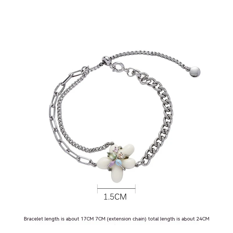 Colar de flores de resina creme estilo francês original para mulheres, corrente de clavícula luxuosa, de minoria, temperamento doce e selvagem. — foto 10
