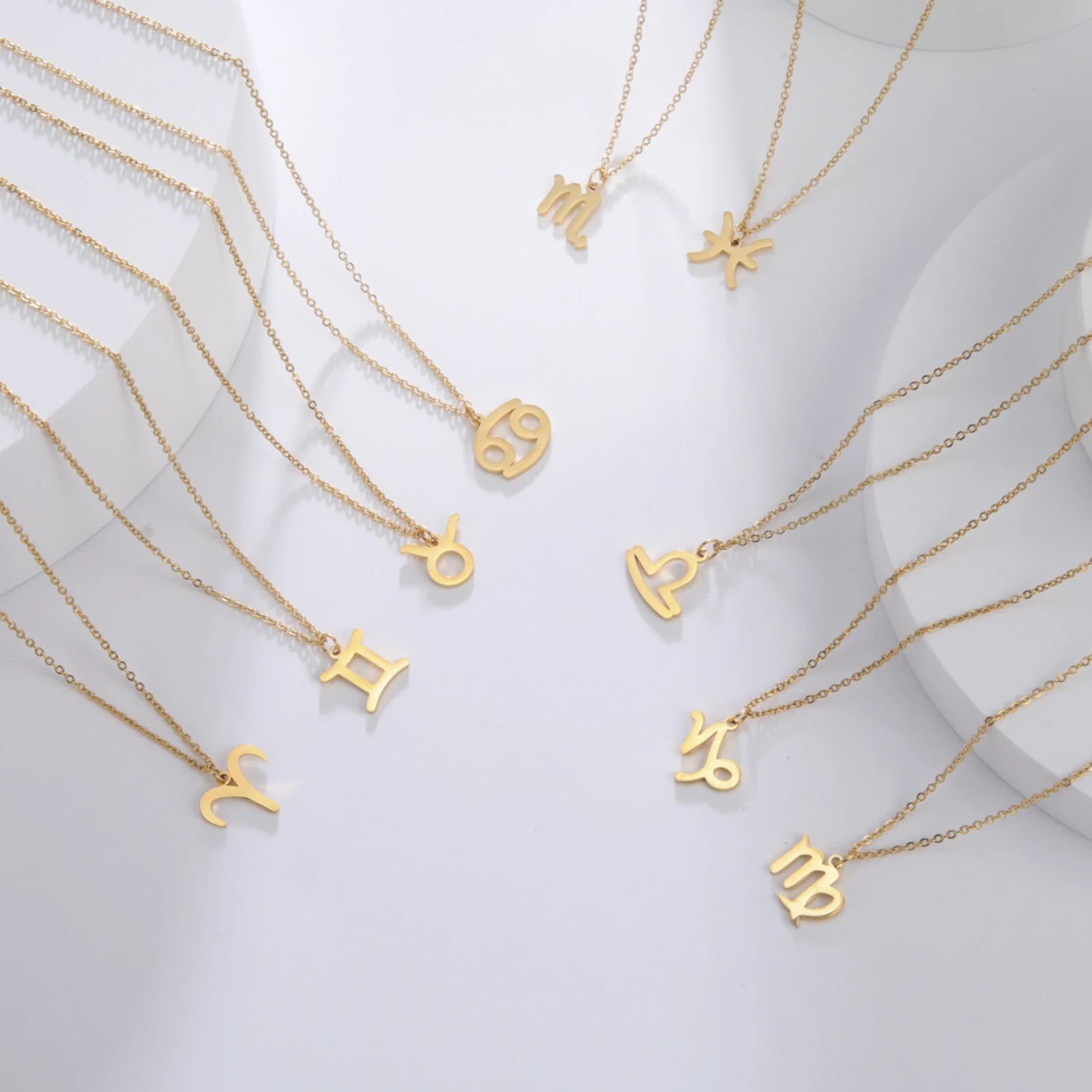 Corrente de clavícula de aço inoxidável com as Doze Constelações, um acessório elegante que celebra seu signo e seu estilo pessoal. — foto 31
