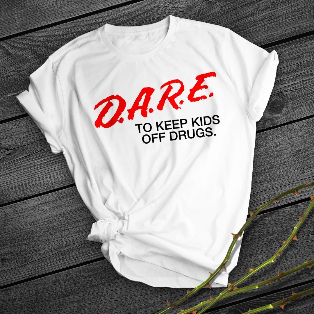 Dames T-shirt met korte mouwen en letterprint, ideaal voor dagelijks gebruik. Comfortabel, ademend en stijlvol. Perfect voor een casual en modieuze look. — foto 2