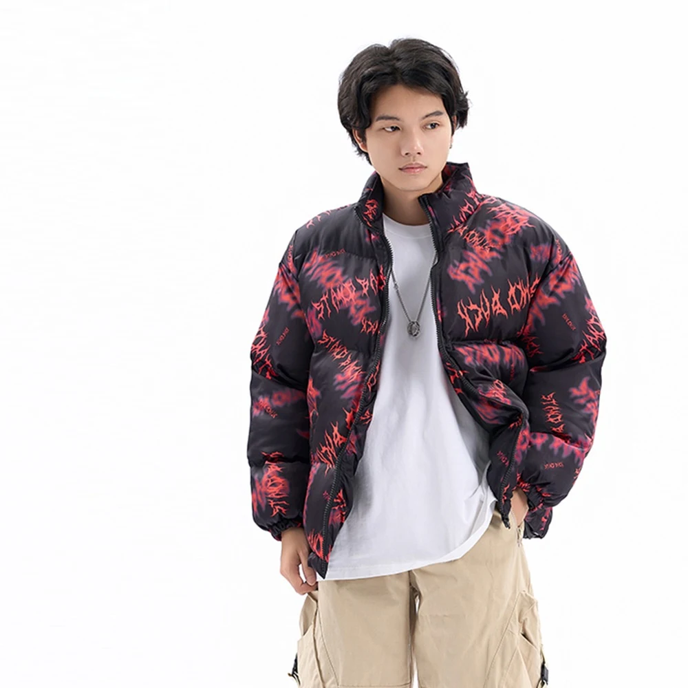 Jaqueta de algodão grossa e quente masculina com estampa de letras, ideal para o inverno. Conforto e estilo para os dias frios. — foto 3