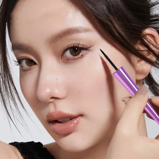 Title 4, Smudge-Proof Long Lasting Waterproof Liquid Eye...