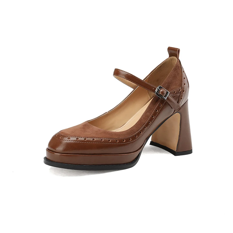Leren hoge hakken dames French Retro. Ervaar tijdloze elegantie en comfort met deze stijlvolle pumps. Perfect voor een chique uitstraling. — foto 2