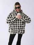 Moletom com capuz feminino para conforto e estilo diário. Tecido macio, ajuste perfeito e aquecimento. Ideal para uso casual e atividades ao ar livre. — foto 19