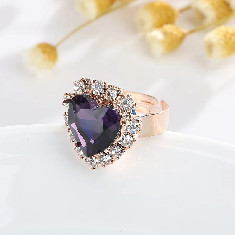 Colar com pingente com cristal de amor, uma joia elegante que expressa carinho. Presente perfeito para demonstrar afeto e criar lembranças duradouras. — foto 14