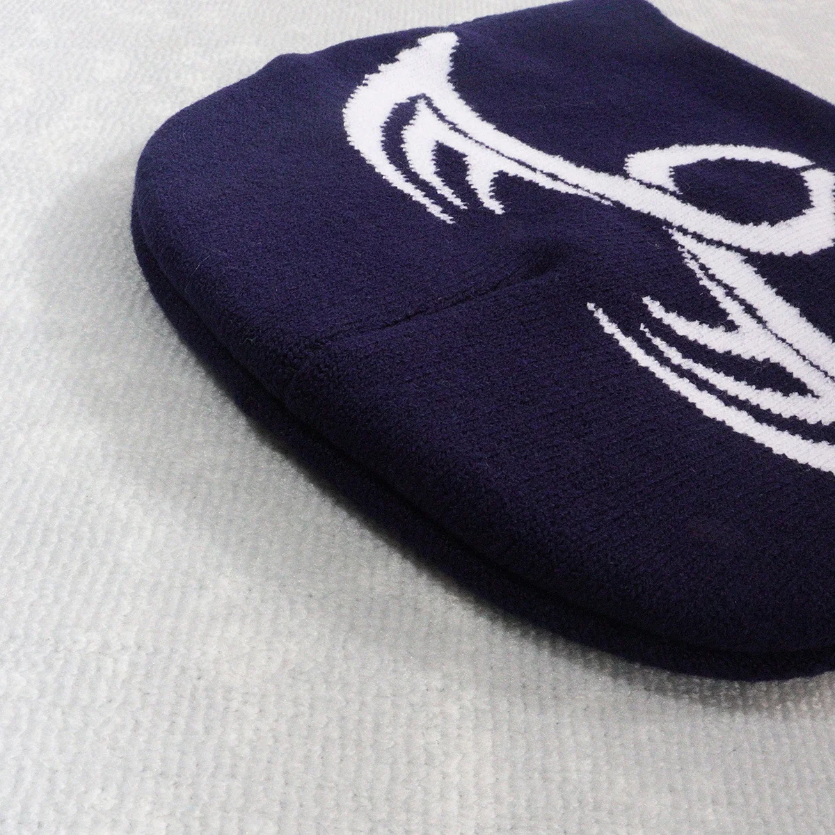 Gorro de lã com chifres de tricô, sucesso de vendas. Touca de inverno quente, ideal para se aquecer com estilo e proteção contra o frio. Perfeito para homens e mulheres. — foto 13