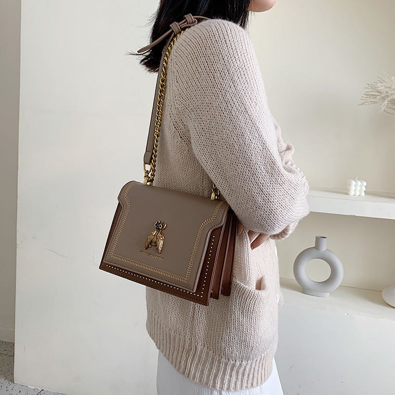 Bolsa Feminina Pequena Quadrada Essencial para o Dia a Dia, Design Elegante e Compacto, Perfeita para Sair com Praticidade e Leveza — foto 1