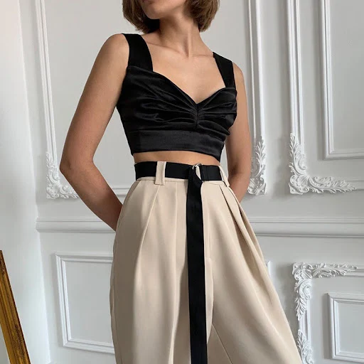 Title 9, Short vest with shoulder straps for a stylish a...