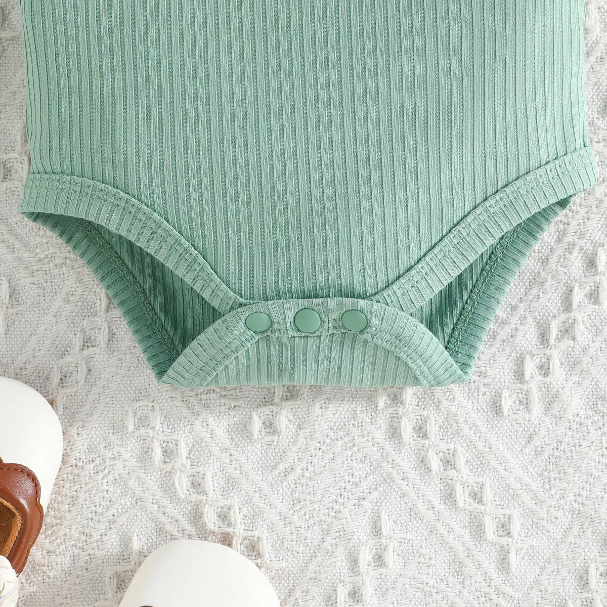Macacão curto de verão para bebês meninas, cor sólida e fofo. Shorts romper ideais para o calor, conforto e estilo para sua pequena. — foto 8