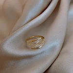 Anel folha de zircônia micro incrustada feminino nicho, alta sensibilidade, design único, para mulheres sofisticadas. — foto 4
