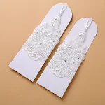 Luvas de renda curtas sem dedos para casamento de noiva, charmosas e respiráveis, realçando a beleza da noiva. — foto 9
