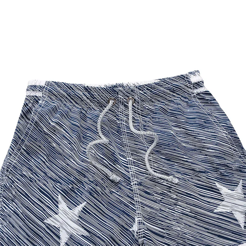 Fashion men's European and American style Bermuda shorts. Comfortable and stylish shorts for a casual, fresh summer look — photo 3