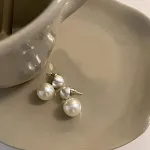 EH1870 Stud Earrings A Pair