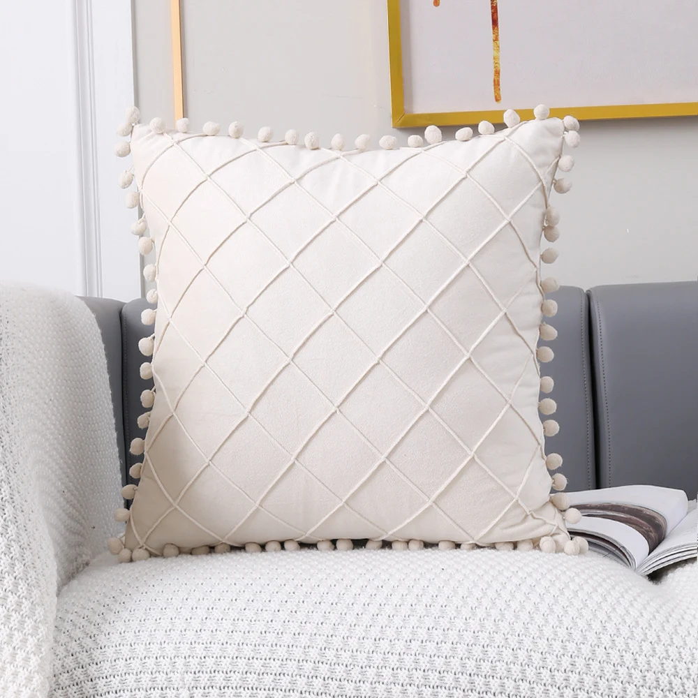 Fronha Dutch Plush Ball Plaid macia e aconchegante. Desfrute de conforto e estilo xadrez para suas noites de sono. — foto 5