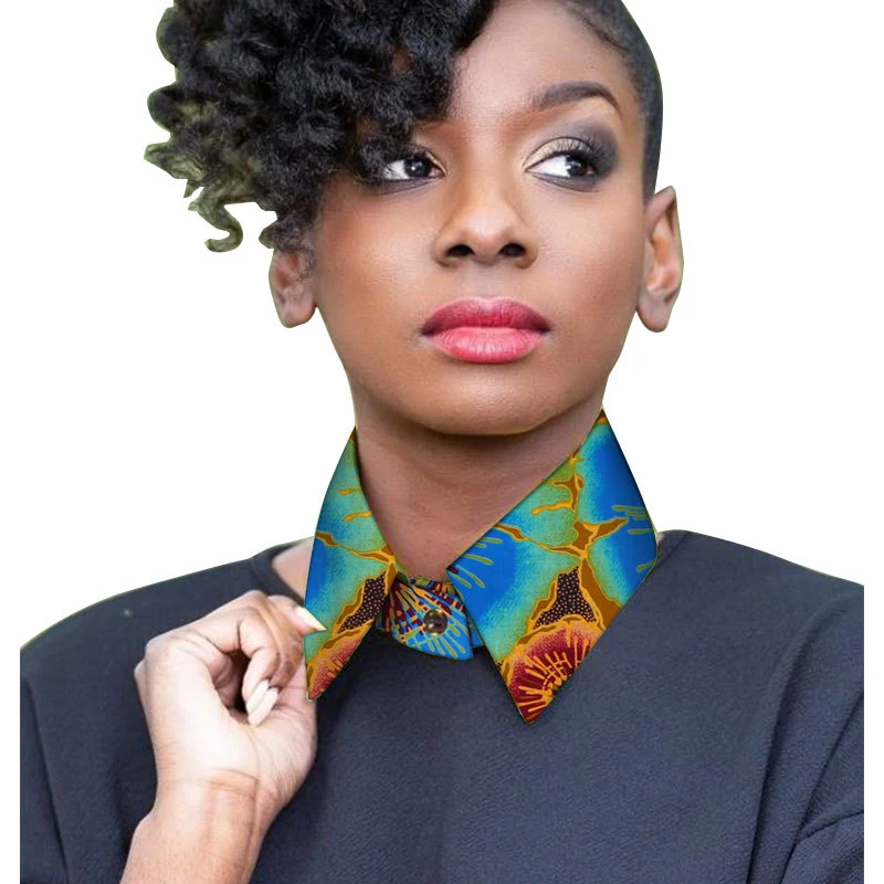 Title 13, Bavaglino in stile africano con papillon