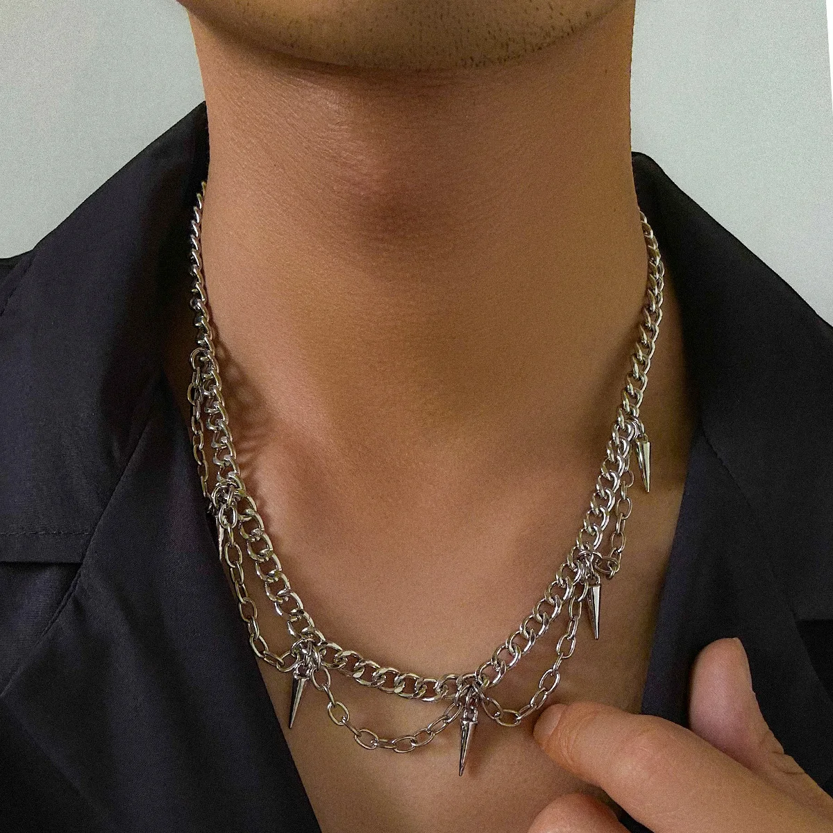 Colar masculino com rebites e borlas Hip Hop Corrente de clavícula masculina Adorno estiloso para um visual urbano e autêntico — foto 9