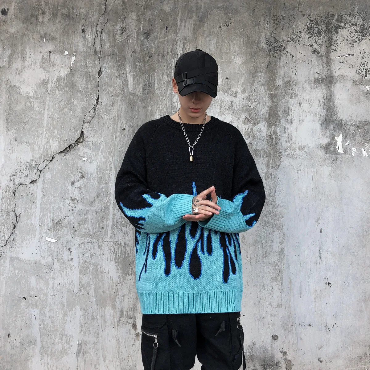 Moletom grosso bordado para casais hip-hop, perfeito para o inverno. Conforto e estilo urbano para você e seu amor. — foto 2