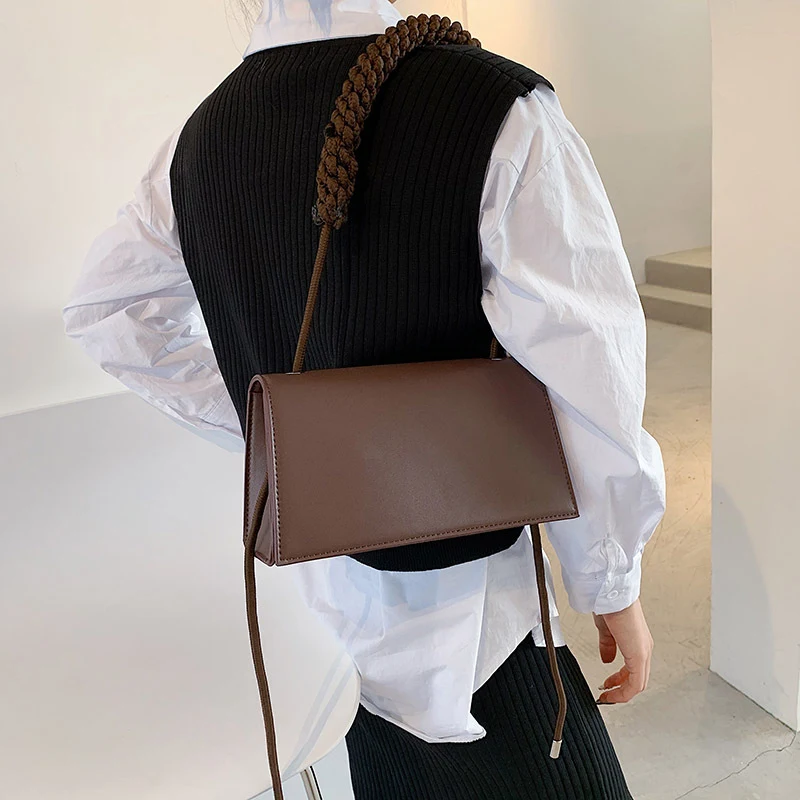 Title 8, Woven Large Capacity Simple One-Shoulder Diagon...