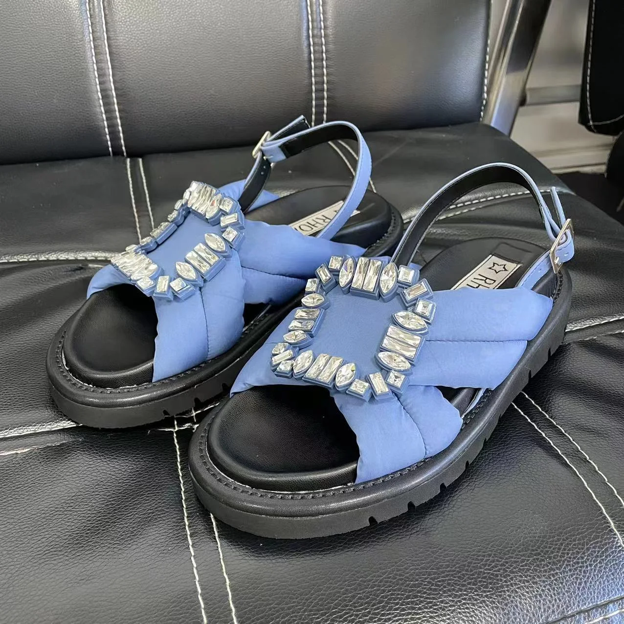 Title 3, Damenmode Casual Flache Sandalen mit Strassstei...
