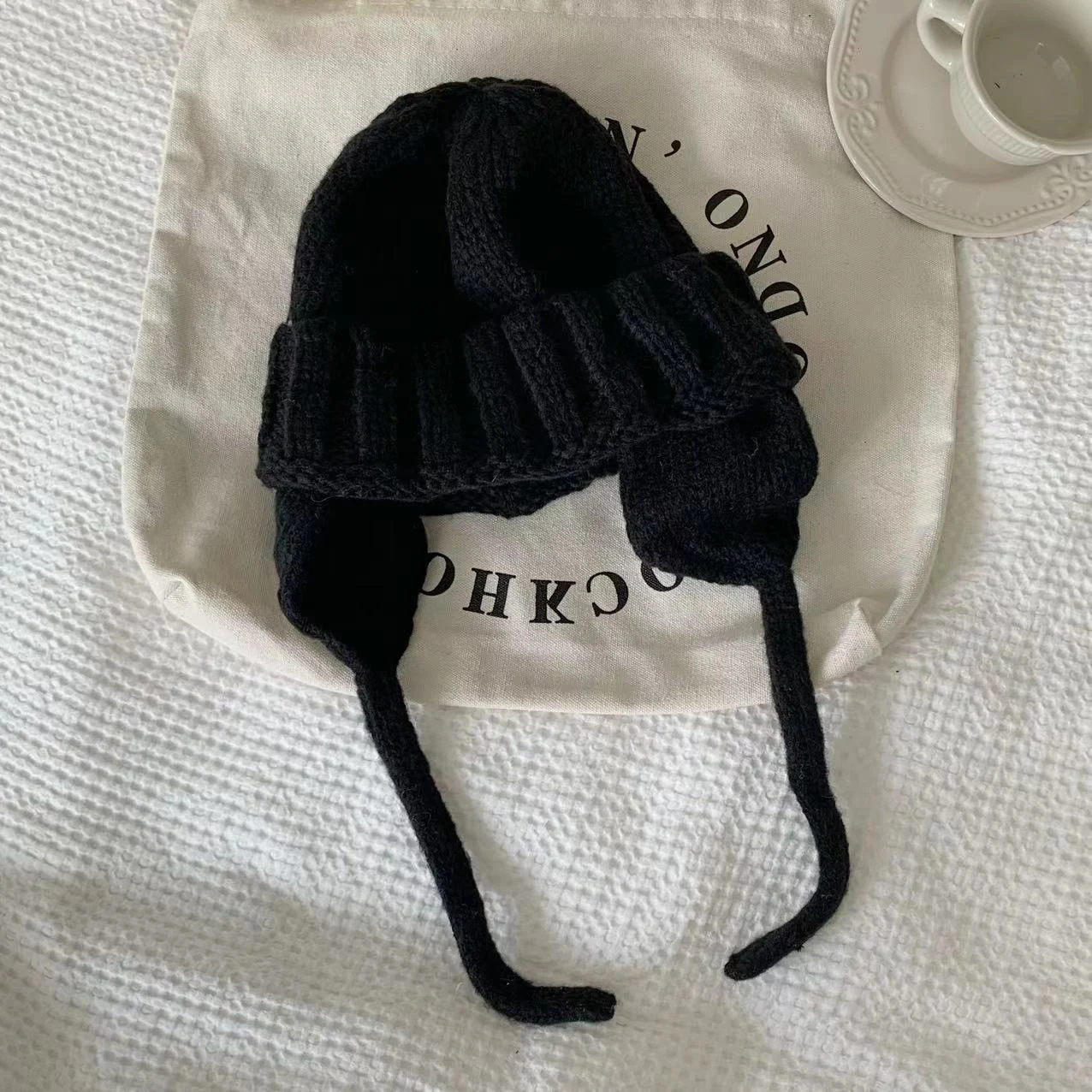 Touca feminina retrô de tricô com proteção para as orelhas, quente e aconchegante, ideal para o inverno, estilo vintage. — foto 21