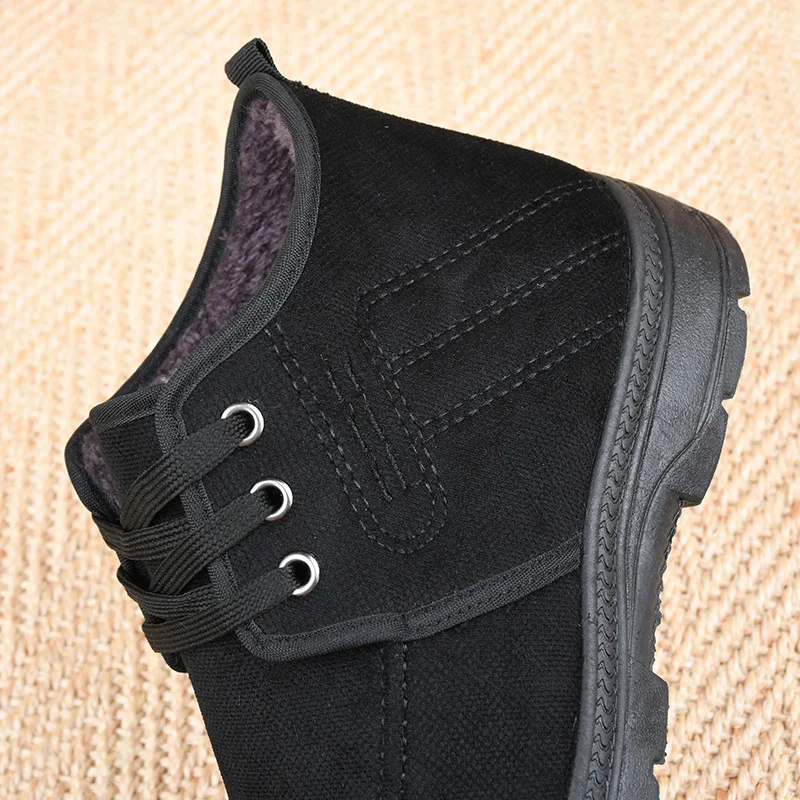 Title 13, Comfortabele, warme, ademende en antislip wande...