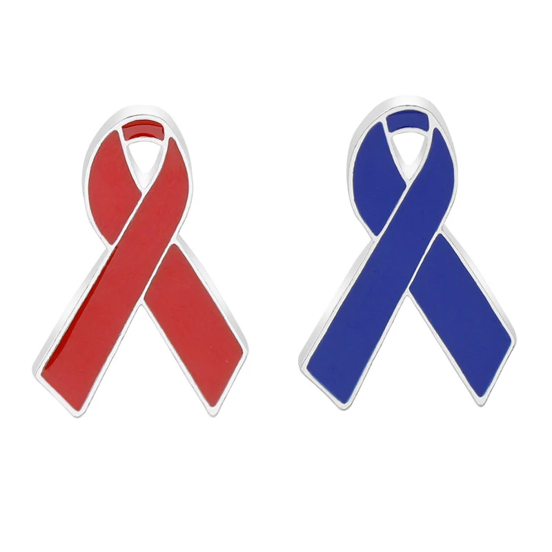 Title 3, Spilla distintivo con nastro rosso e blu, un ac...