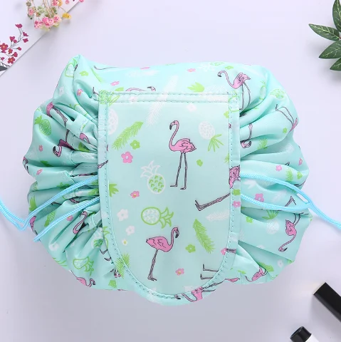 Bolsa de cosméticos de grande capacidade para viagens. Armazenamento portátil e simples para maquiagem e acessórios. — foto 11