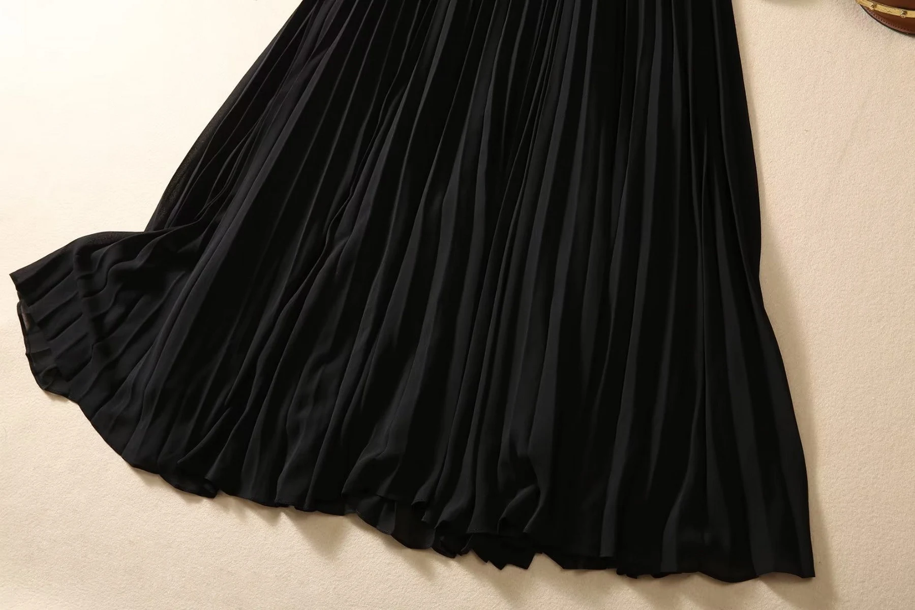 Title 8, Sequin High Waist Long Sleeves V-neck Pleated S...