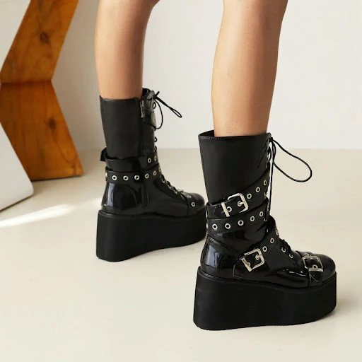 Title 4, Botas plataforma femininas pretas estilo britân...