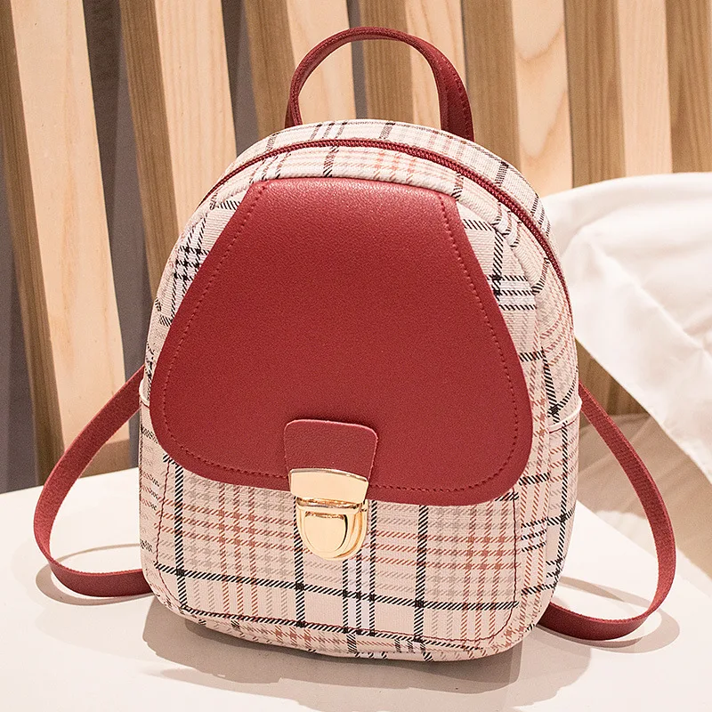 Mochila pequena feminina com estampa xadrez escocesa para mulheres, design moderno e elegante, perfeita para uso diário e viagens curtas. — foto 4