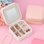 Estojo de Joias Feminino Bolsa de Joias Brincos Anel Caixa de Armazenamento Pequena Mantenha suas joias organizadas e protegidas com este estojo elegante. — foto 3