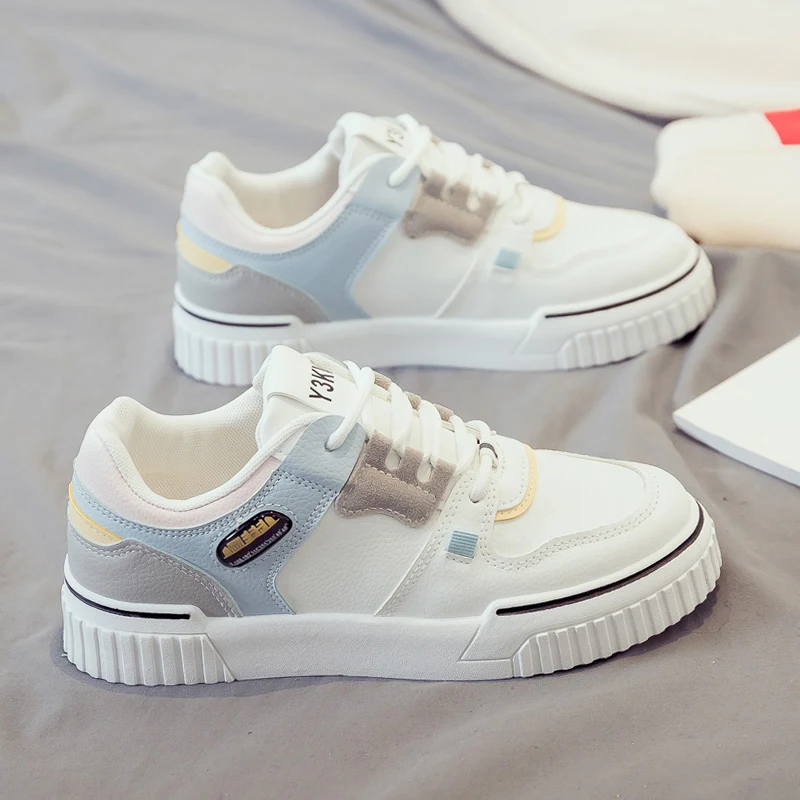 Title 3, Tênis feminino branco estilo "Daddy Shoes" espo...