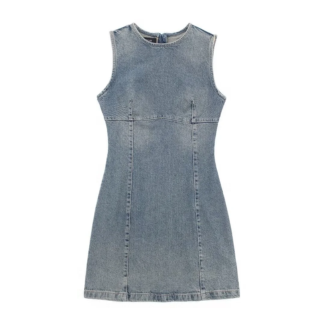 Vestido jeans feminino primavera, simples e justo. Design slim fit, ideal para um visual elegante e confortável. Perfeito para diversas ocasiões. — foto 1