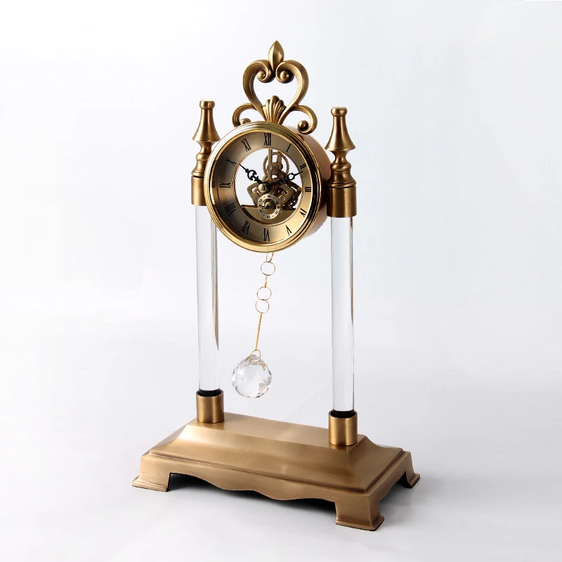 Orologio di cristallo di alta gamma con oro locale, arredato per un'eleganza senza tempo e un'esclusiva decorazione. — foto 2