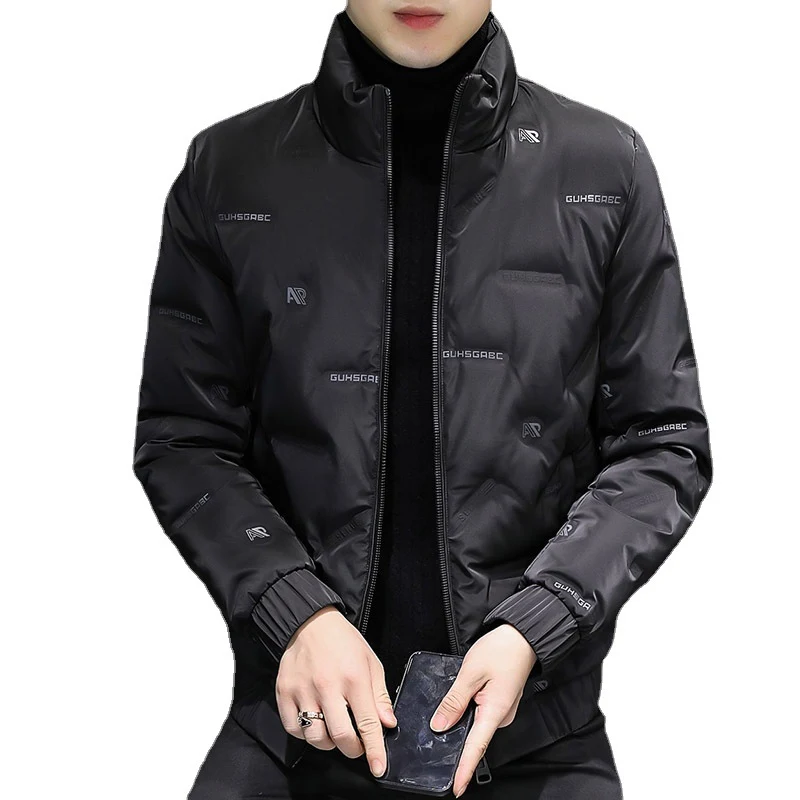 Herren Winterjacke mit Stehkragen, modisch geprägt, lässig, einfarbig, warmer Daunenmantel für Herbst und Winter, trendiger Look. — foto 8