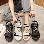 Sapatilhas de praia femininas com velcro estilo fada. Conforto, praticidade e charme. Perfeitas para praia, piscina e momentos relaxantes no verão. — foto 12