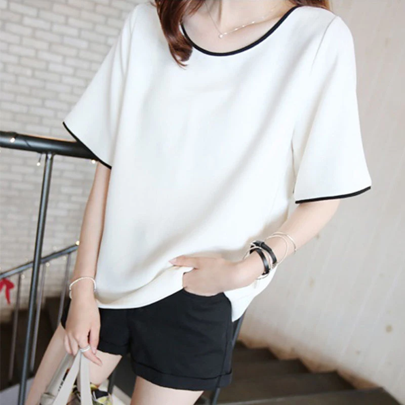 Solid color oversized short-sleeved bottoming shirt, comfortable and versatile for layering or stand-alone wear. A wardr — photo 4