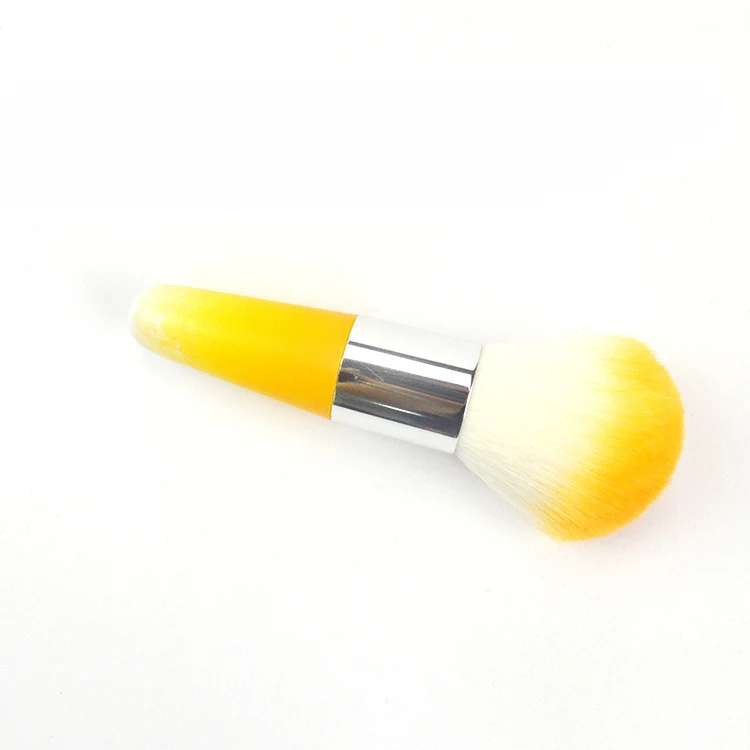 Title 6, Gekleurde plastic make-up kwasten voor een perf...
