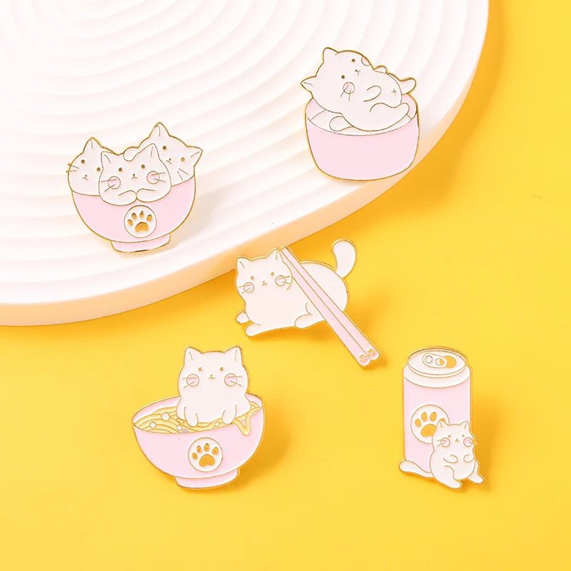Title 5, Broche Kitty Tigela Pin de Gato com Distintivo ...